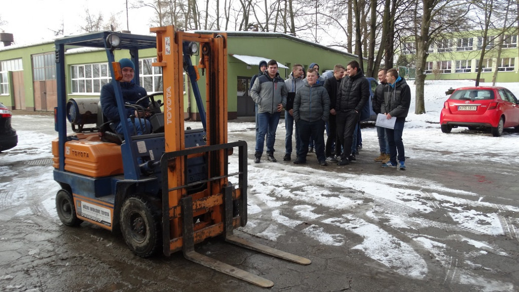 KURS NA WÓZEK WIDŁOWY I KOPARKO-ŁADOWARKĘ